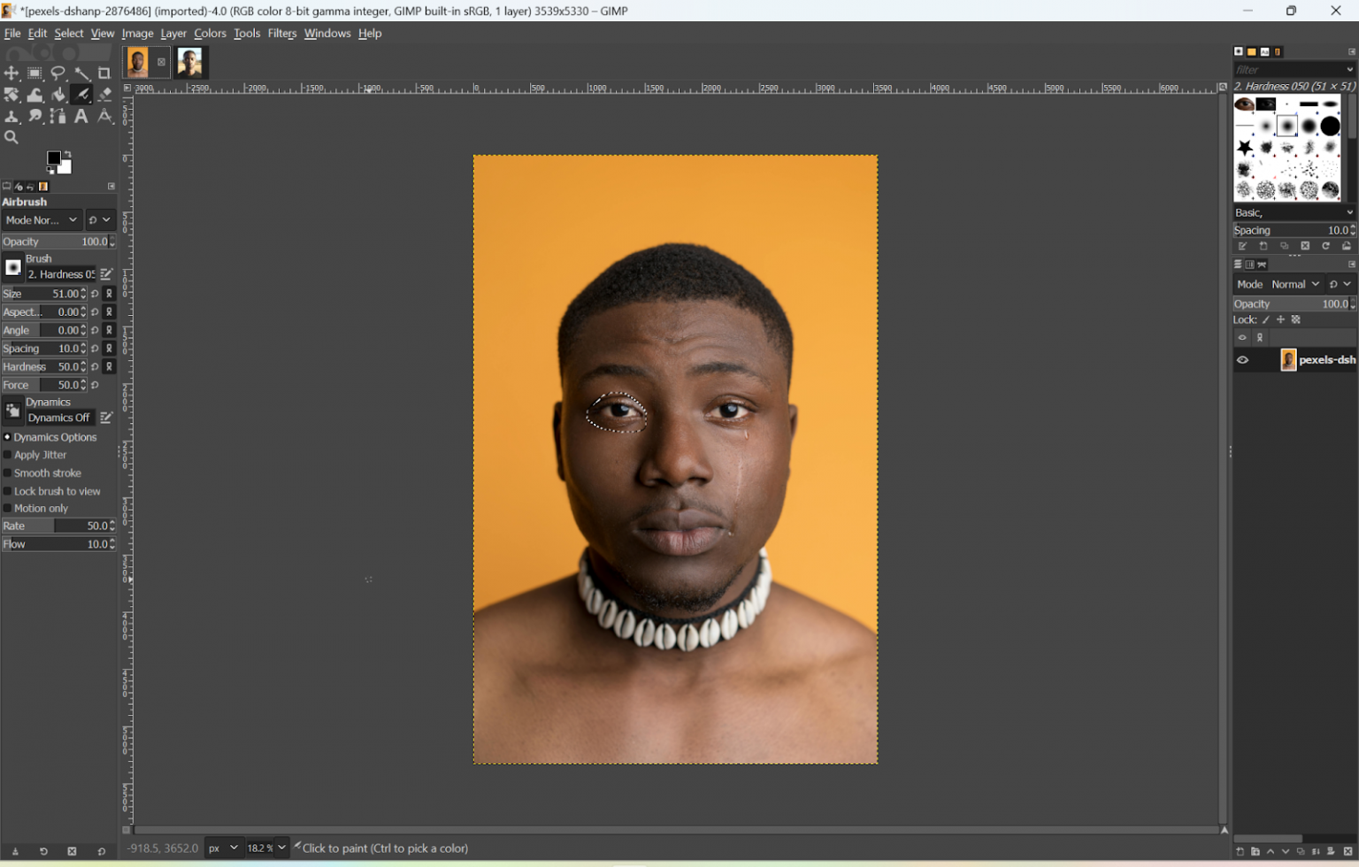 How to Open Closed Eyes in a Photo Online